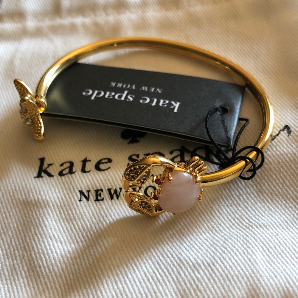 Authentic New/tag kate spade Gold Tone Open-Ended Cuff with a starfish and crab - Picture 9 of 10